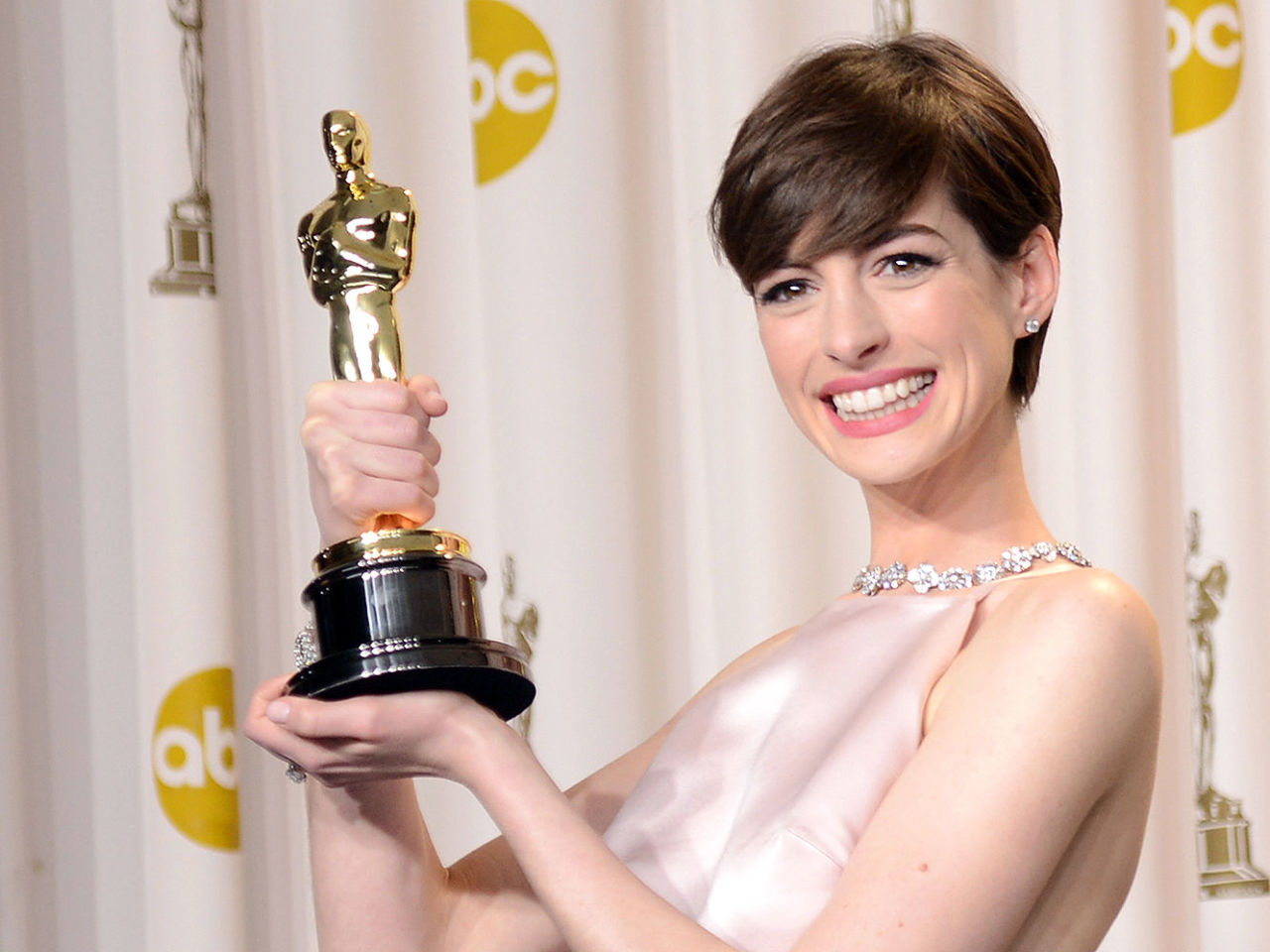 Estas 7 actrices rechazaron el papel de Anne Hathaway en El diablo viste  de Prada
