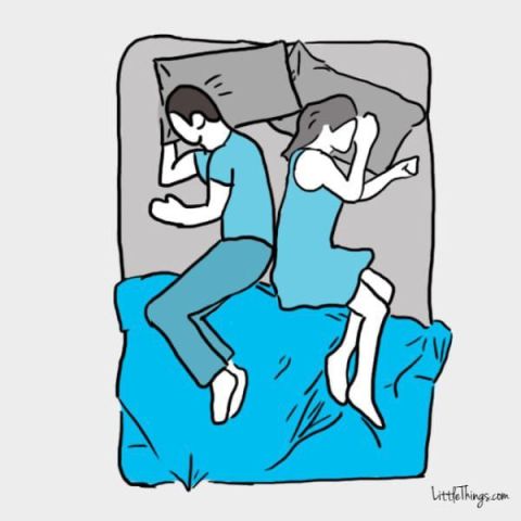 Dormir de espaldas tocándose